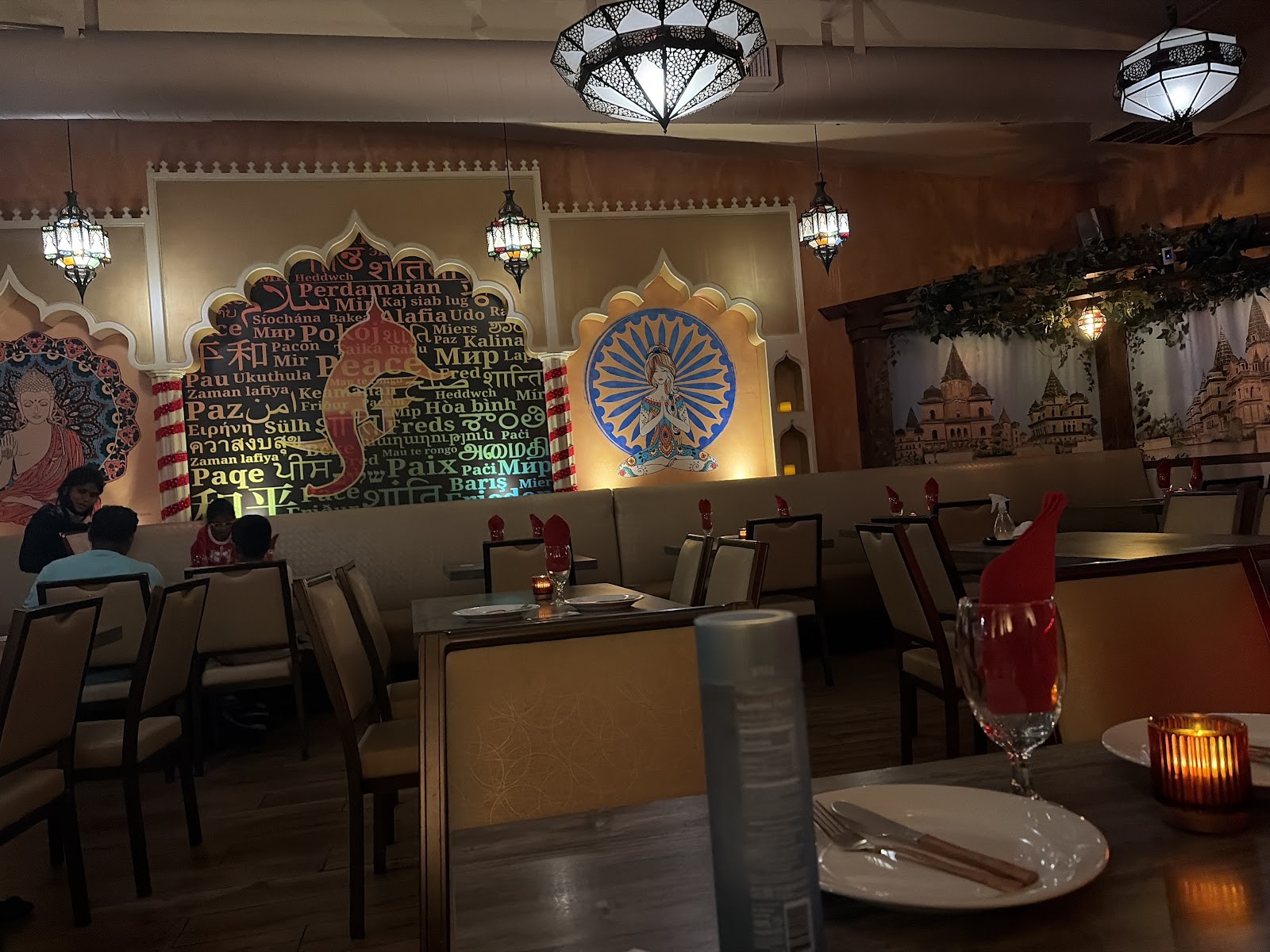 Flavor of India - Studio City: the place