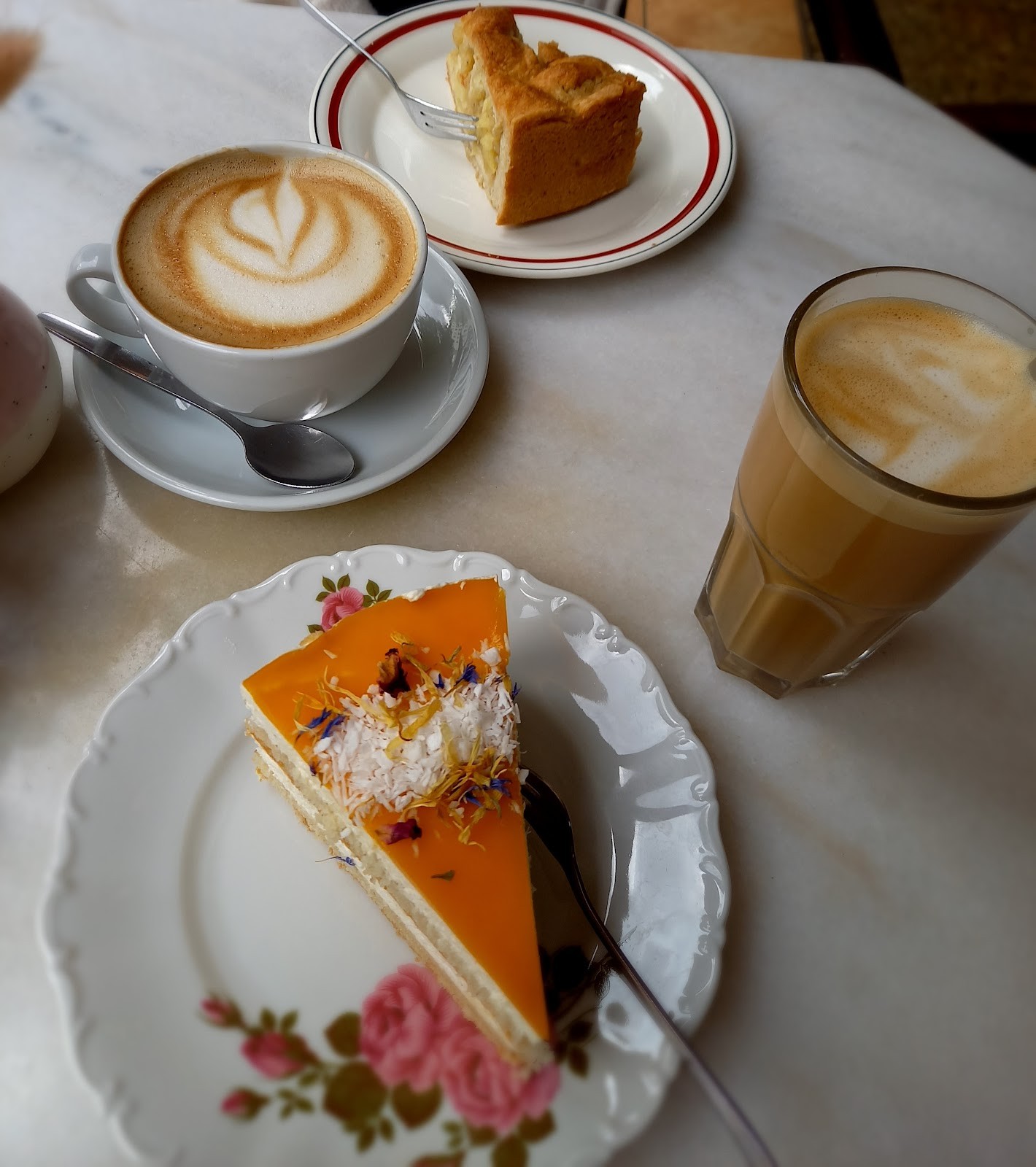 Café Rotkehlchen (Südstadt): food & drinks