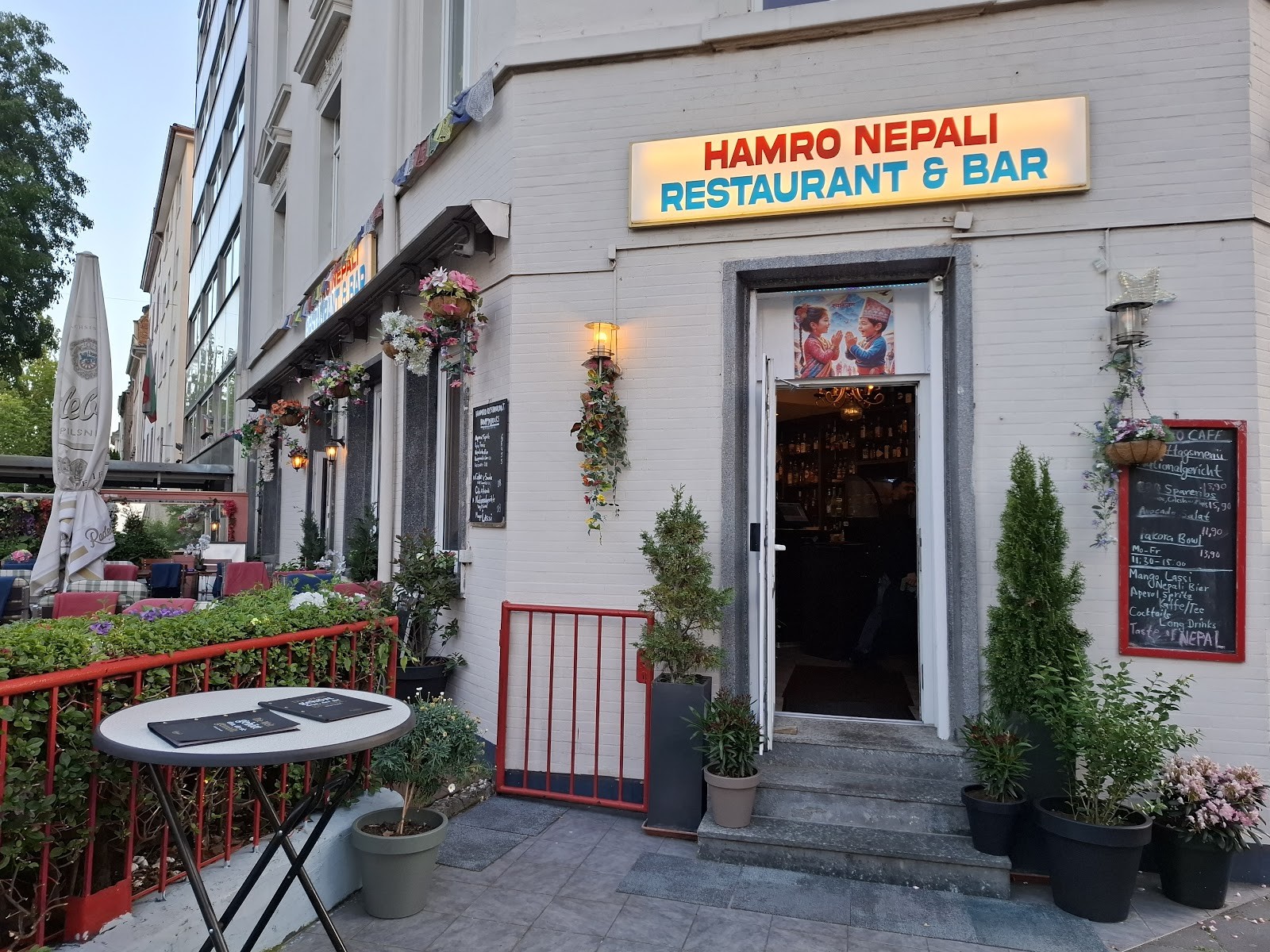 Hamro Nepali Restaurant & Bar: the place