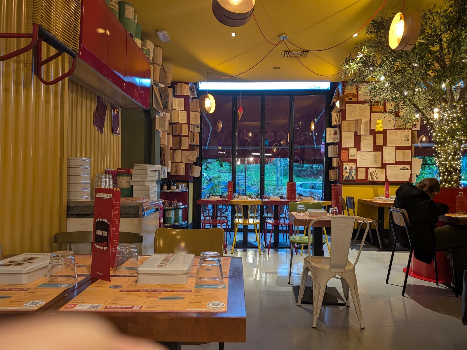 Fradiavolo Pizzeria - Milano Porta Venezia: the place