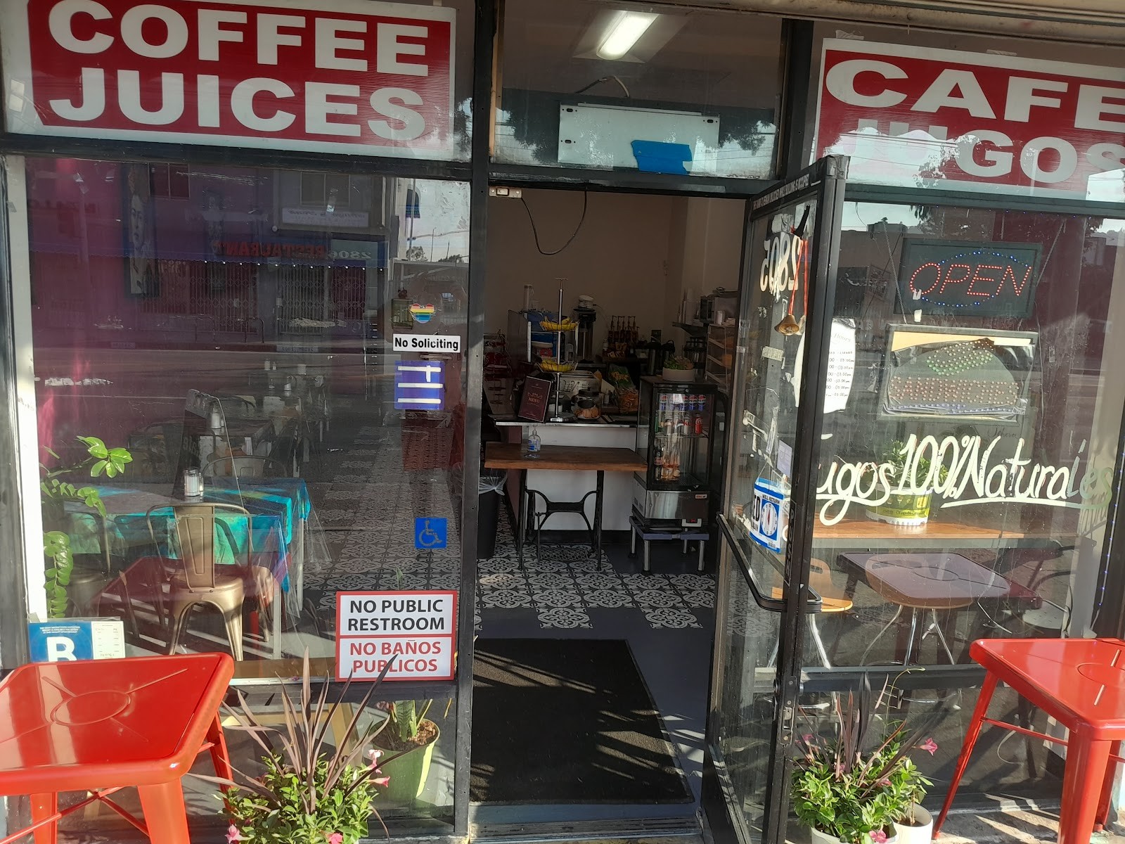 Aide's café and juices: the place