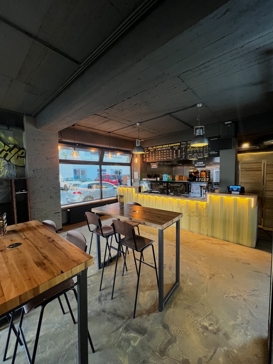 CRUNCHY KEBAB: the place