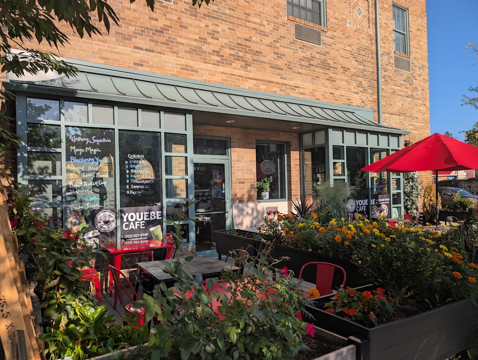 Youebe Cafe: the place