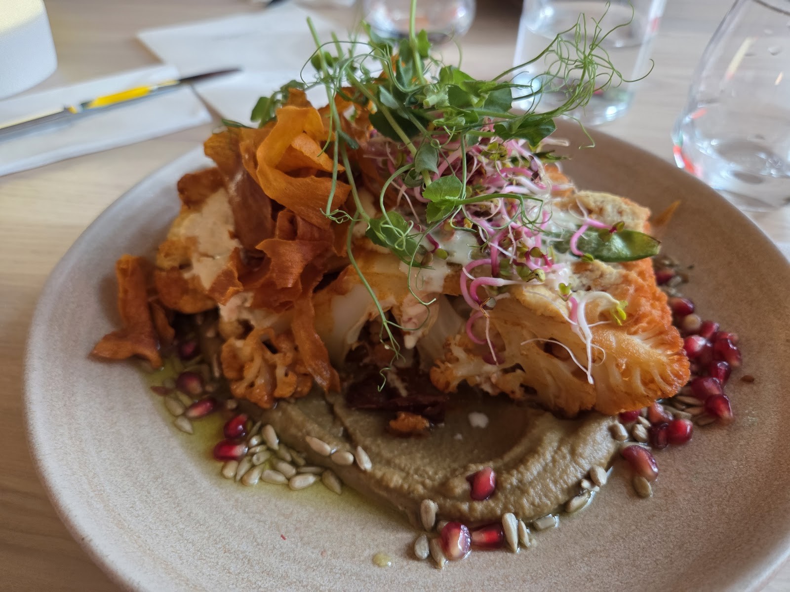 Manna 2 - restauracja wegańska: food & drinks