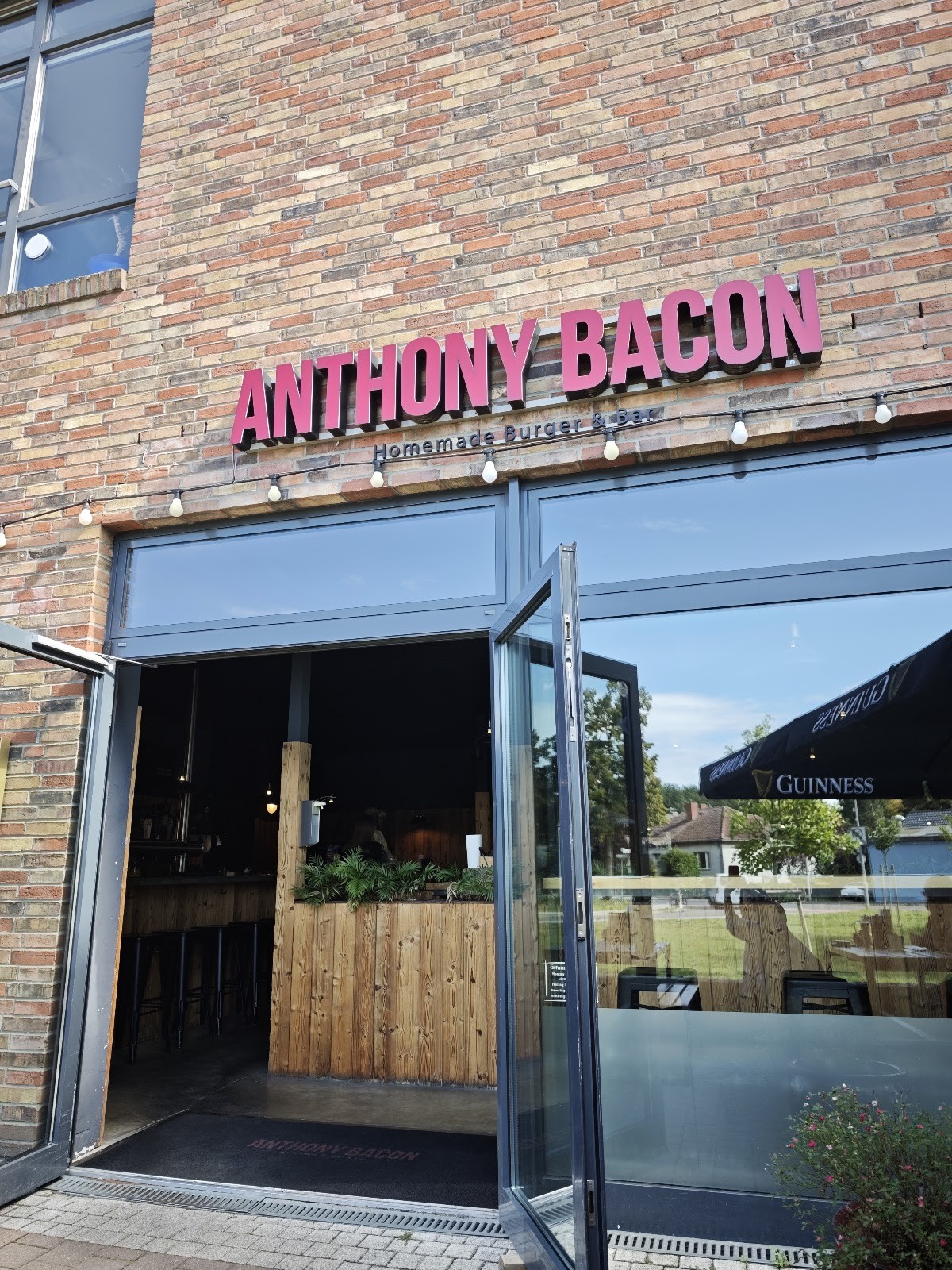 Anthony Bacon: the place