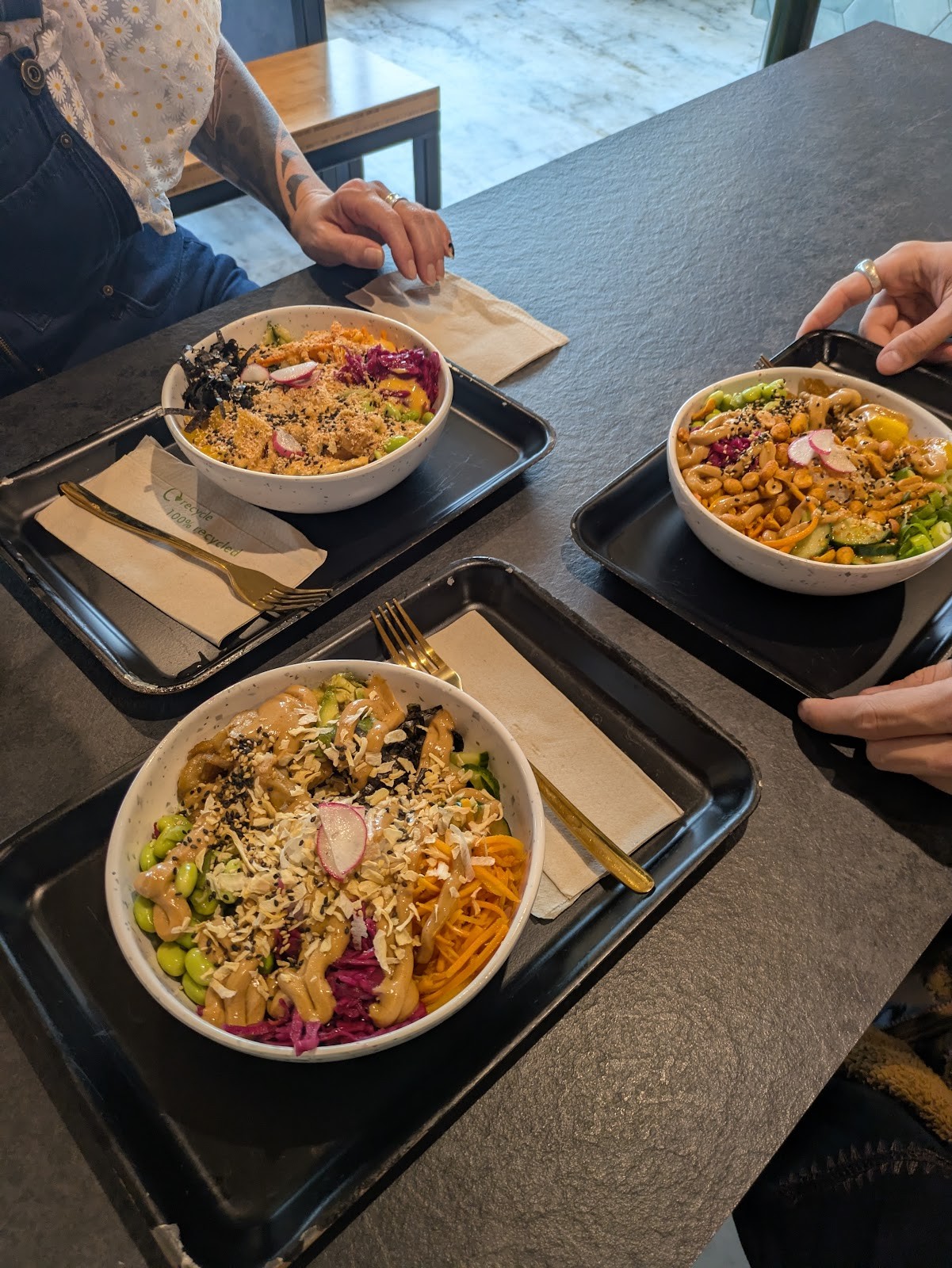 Happy Maki - Sushi Burritos & Bowls: food & drinks