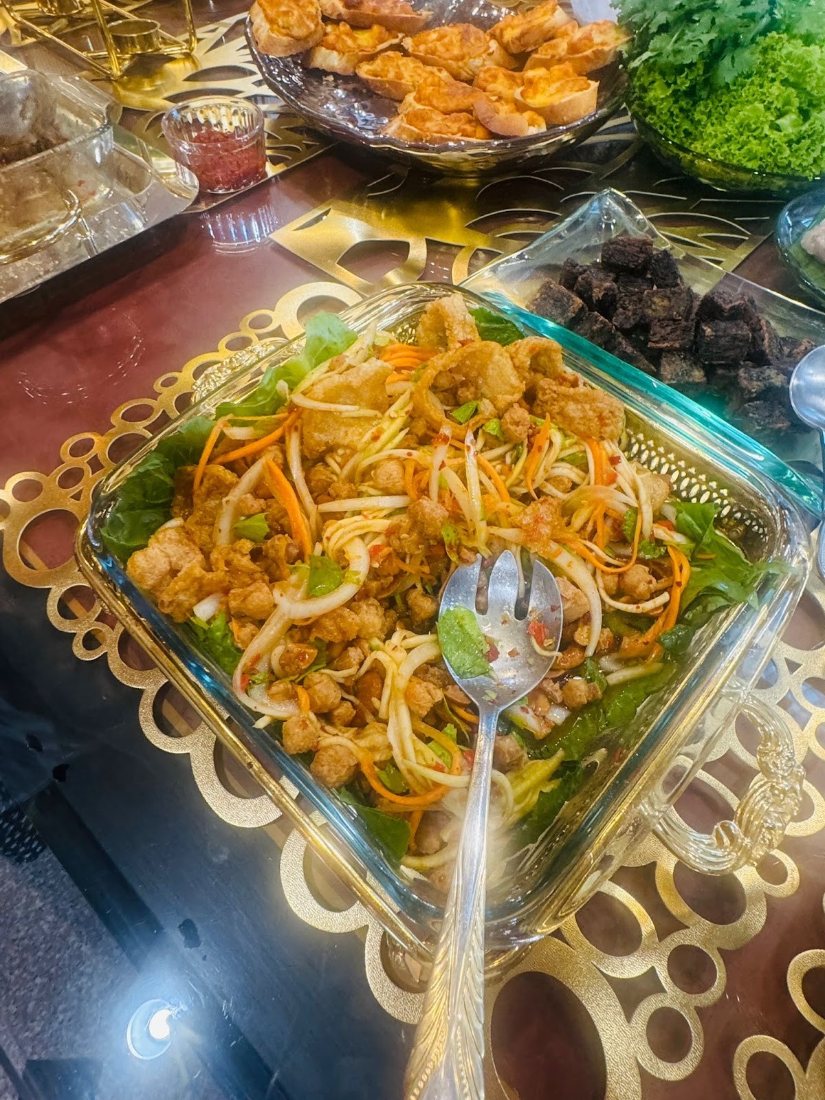 Nee's Kitchen: food & drinks