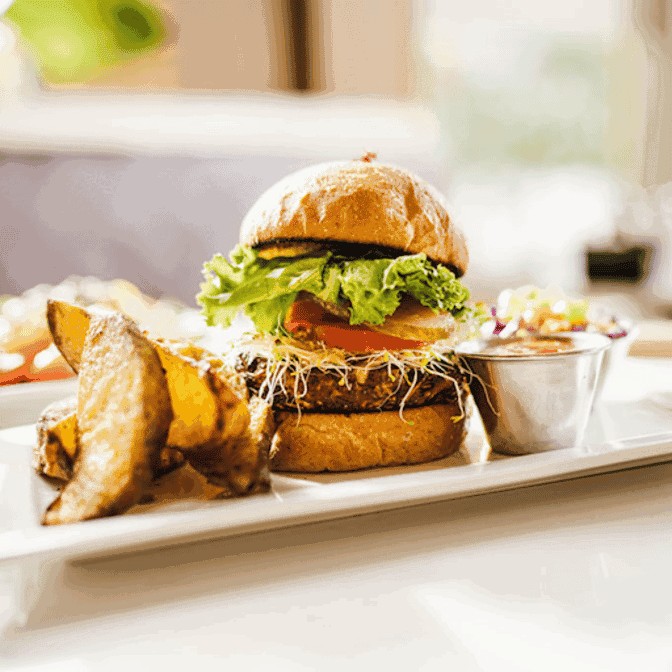 Aux Vivres Plateau: food & drinks
