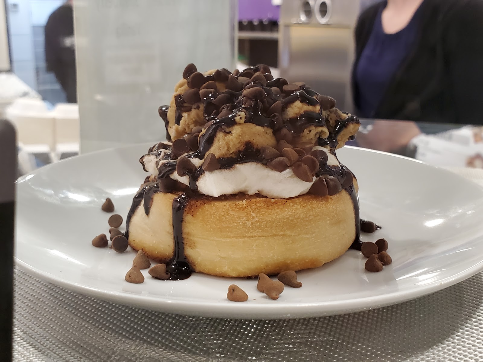 Cinnaholic: food & drinks