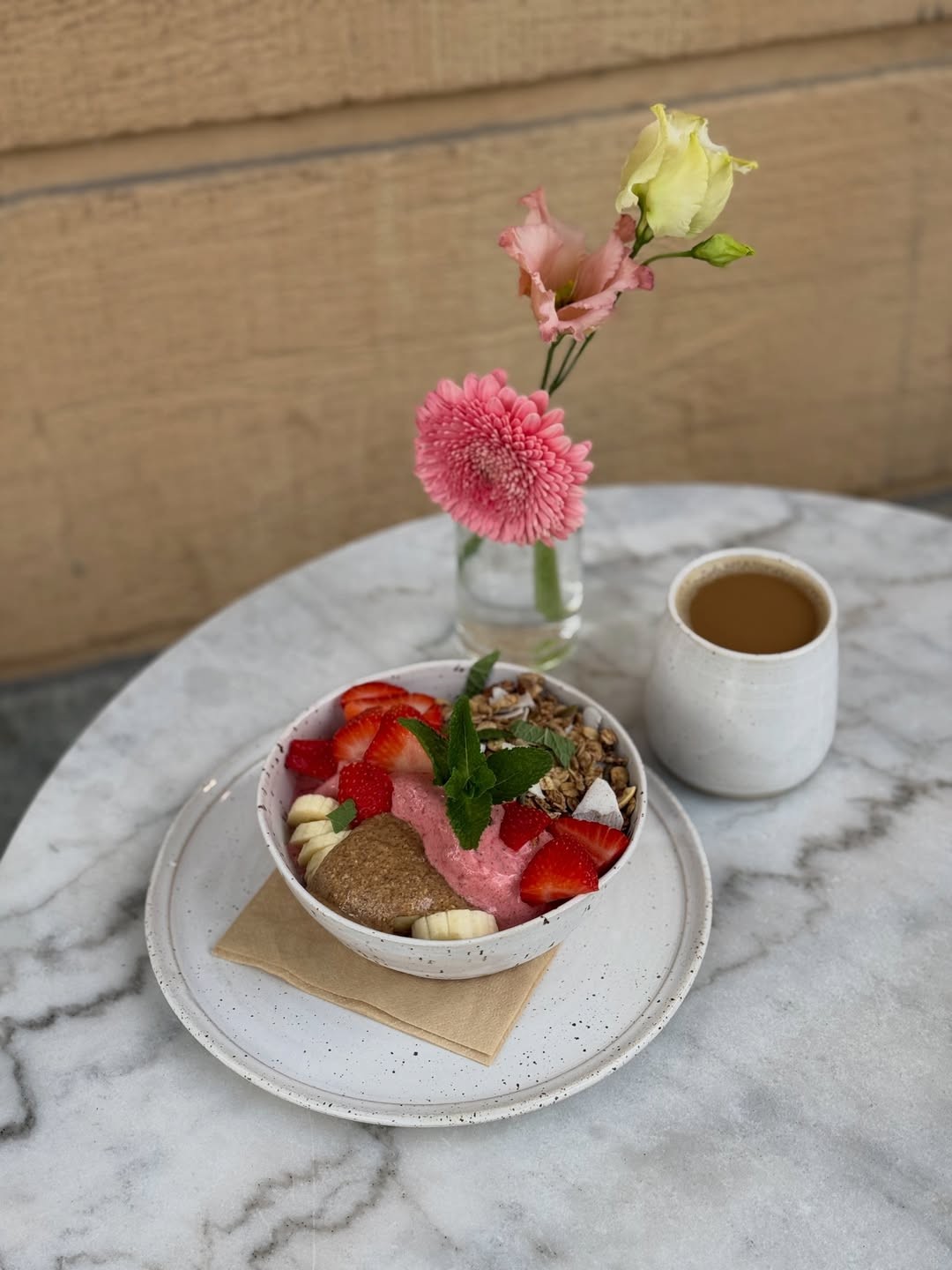 BODYBUDDY Smålandstorget: food & drinks