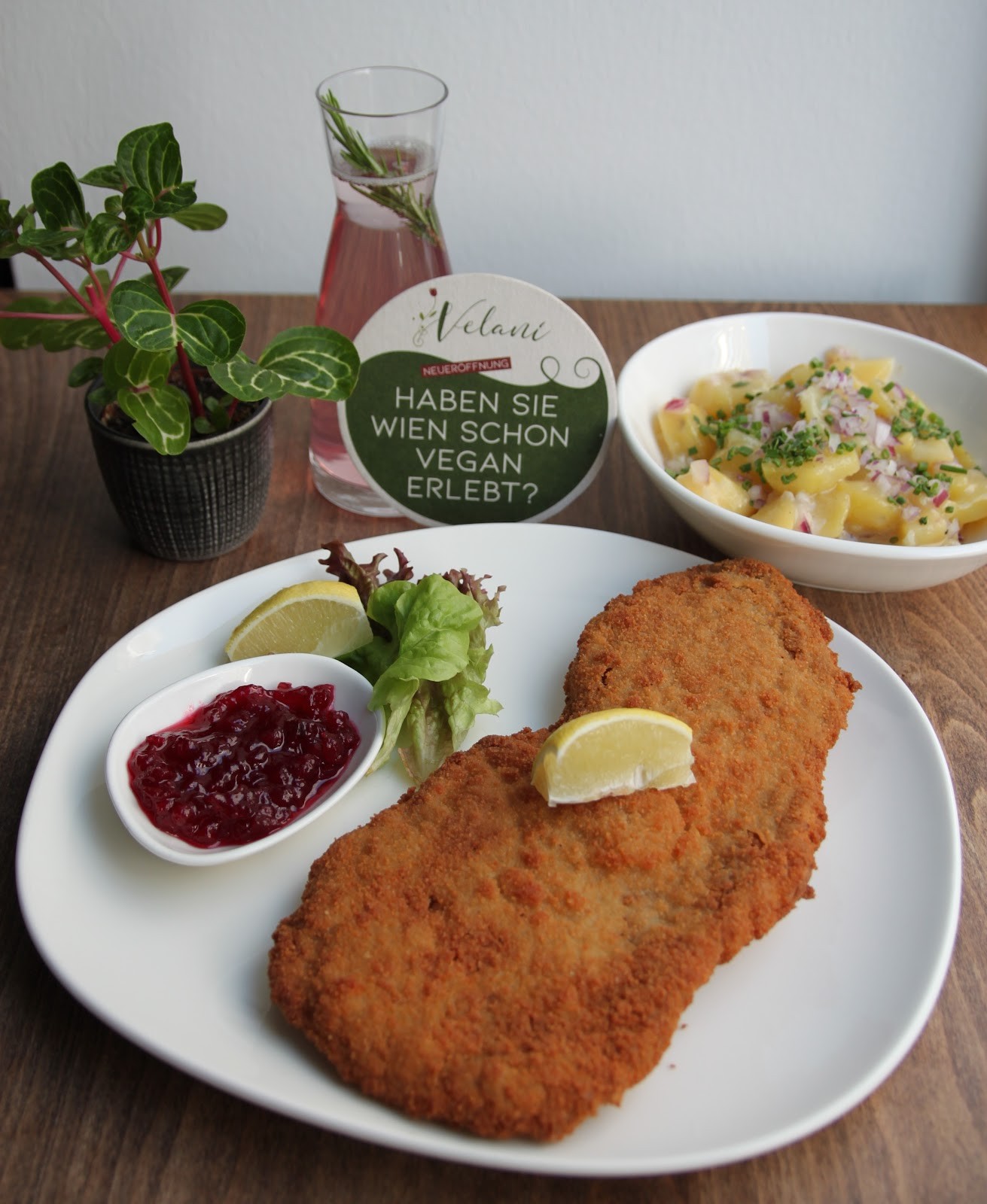 Velani Restaurant - 1120: food & drinks