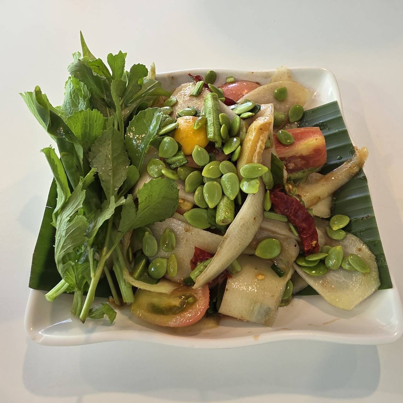 Tammang Sathorn-Charoenraj Isaan Vegan ตำมัง สาทร-เจริญราษฎร์ อีสาน เจ มังสวิรัติ วีแกน: food & drinks
