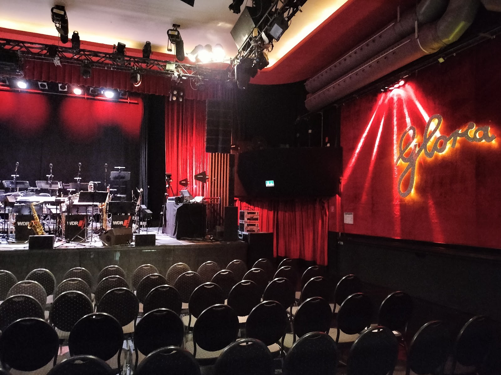 Gloria-Theater: the place