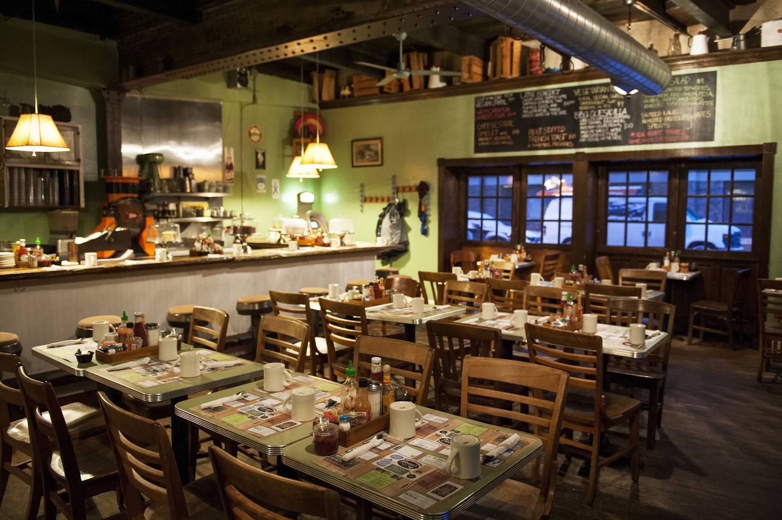 Honey's Sit 'n Eat: the place