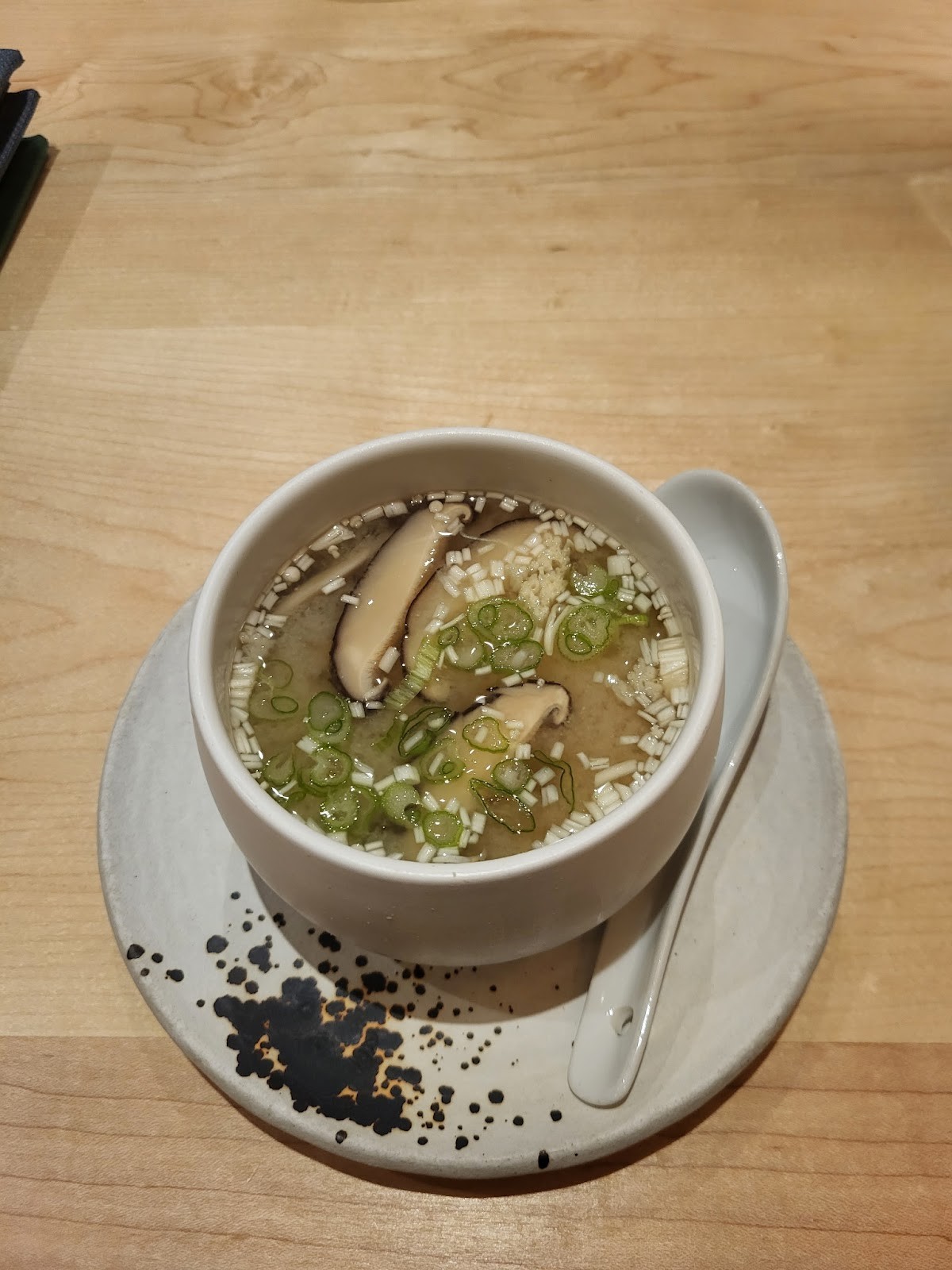 Sushi Momo by Christian Ventura: food & drinks