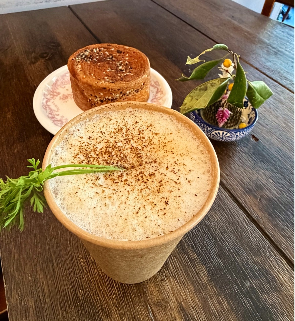 Dialogue Coffee & Flowers: food & drinks
