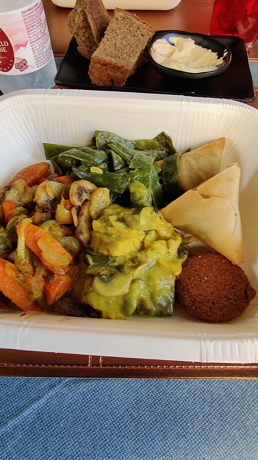 Alhambra Risto veg: food & drinks
