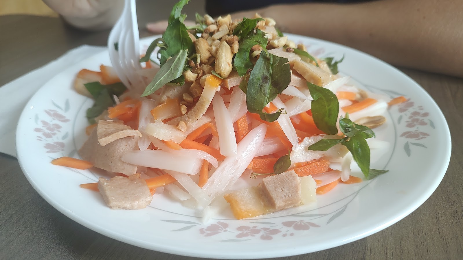 Dharma Garden Veggie Deli: food & drinks