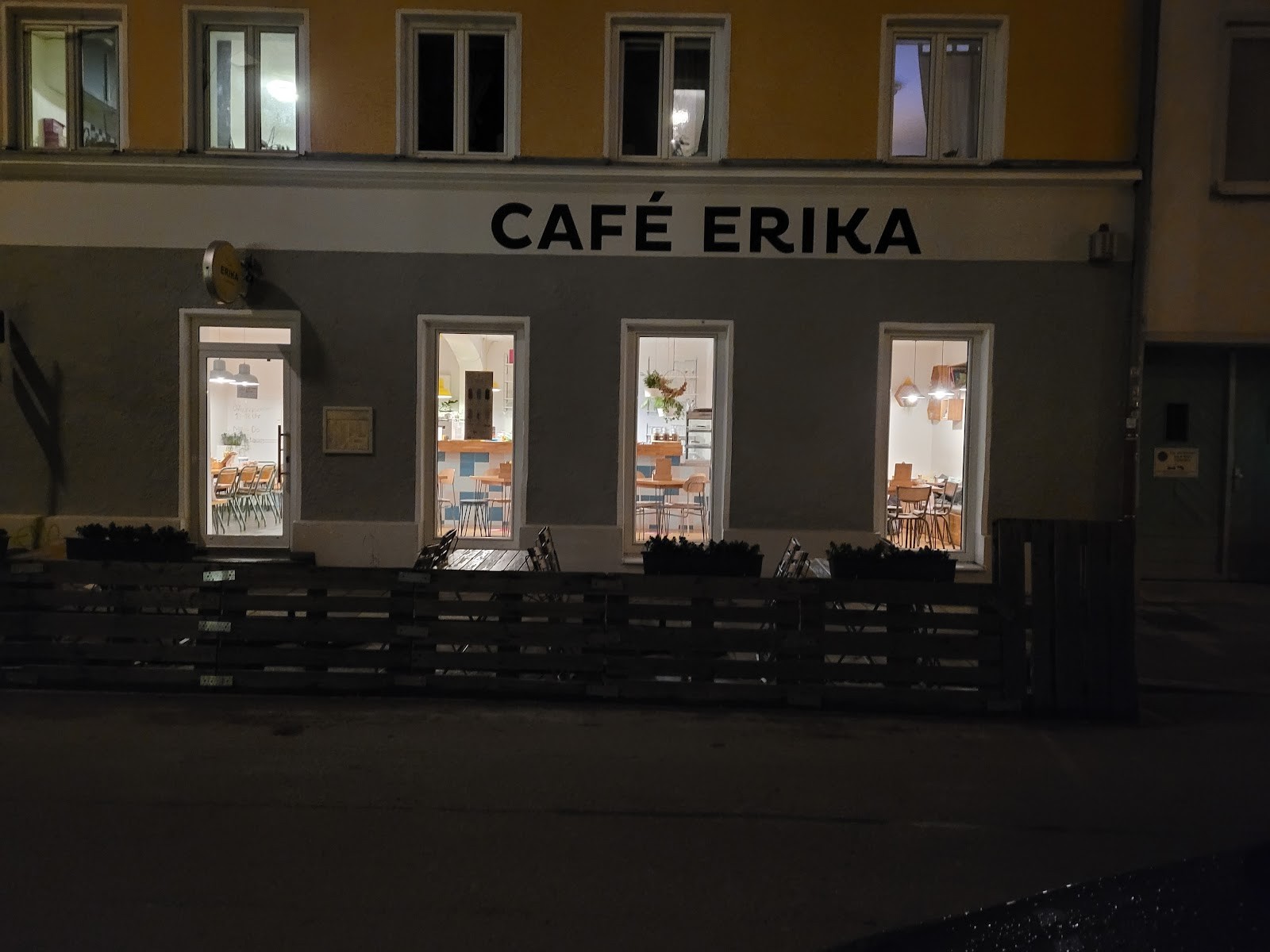 Café Erika: the place