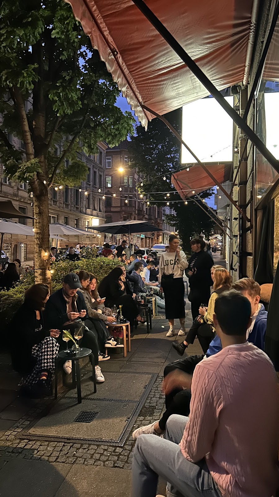 Bruno Café & Bar: the place