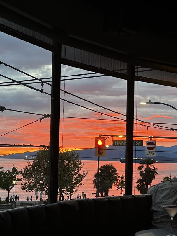 Bayside Lounge — English Bay: photo 4