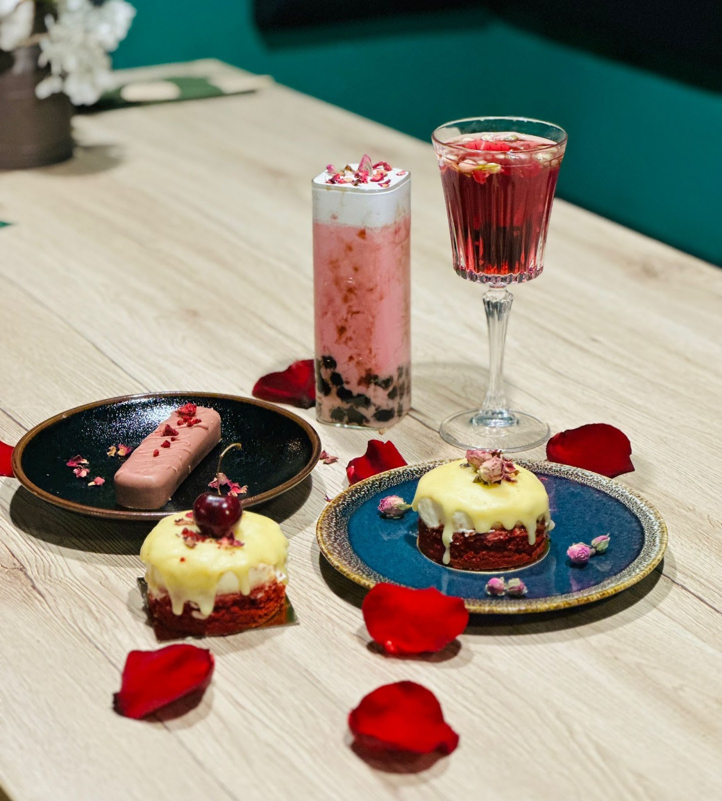 Linh - Not Just A Restaurant: food & drinks