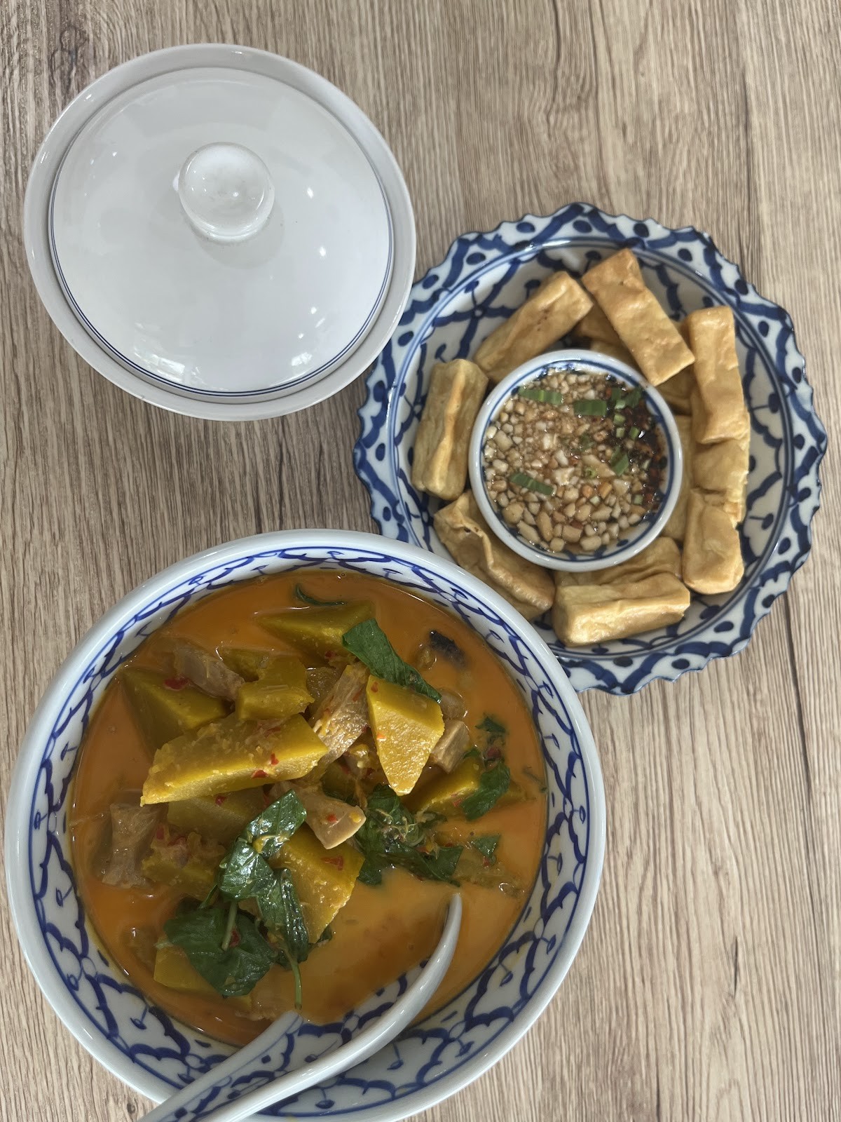 V-Kitchen อาหารมังสวิรัติ: food & drinks