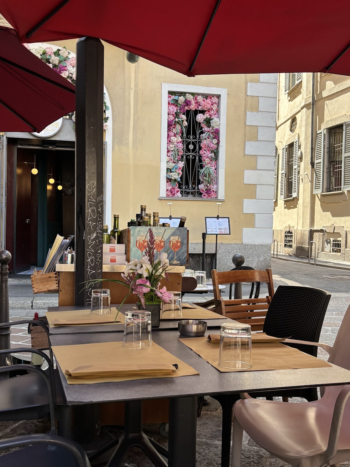 Bar Principe Piazza Sant Alessandro: the place