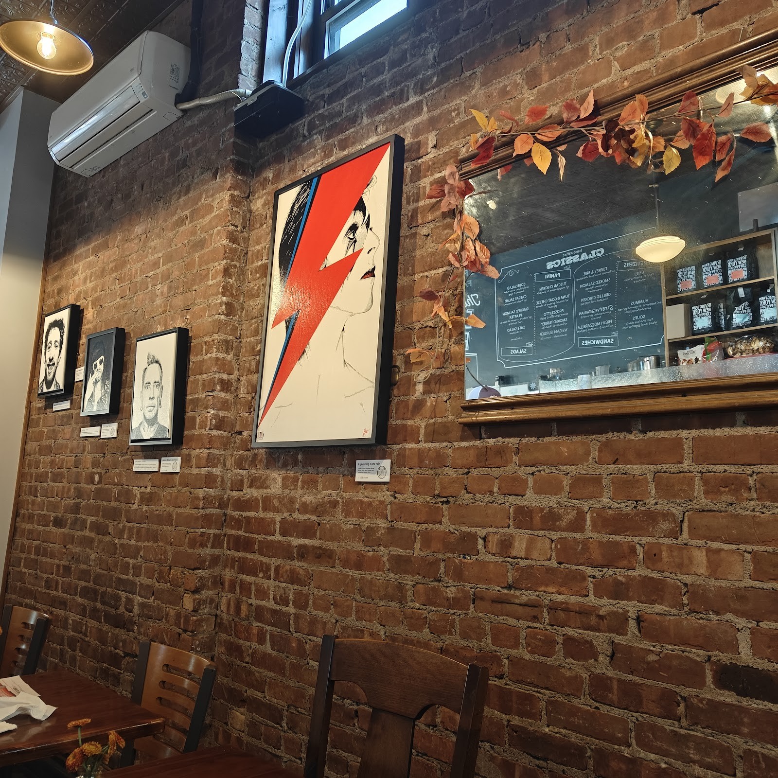 Aubergine Cafe: the place