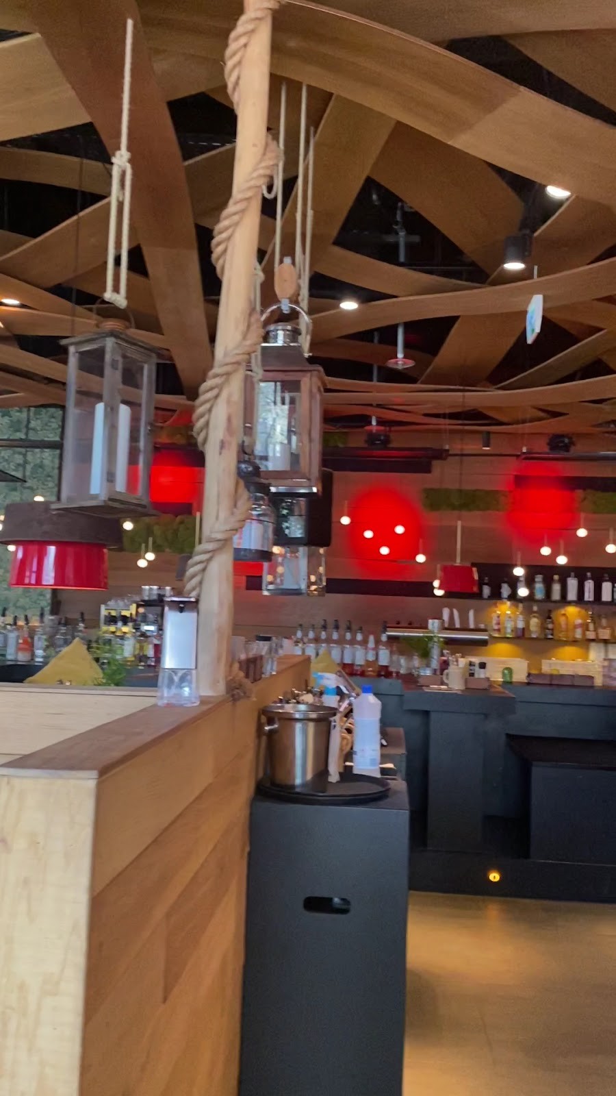 PETER PANE Burgergrill & Bar: the place