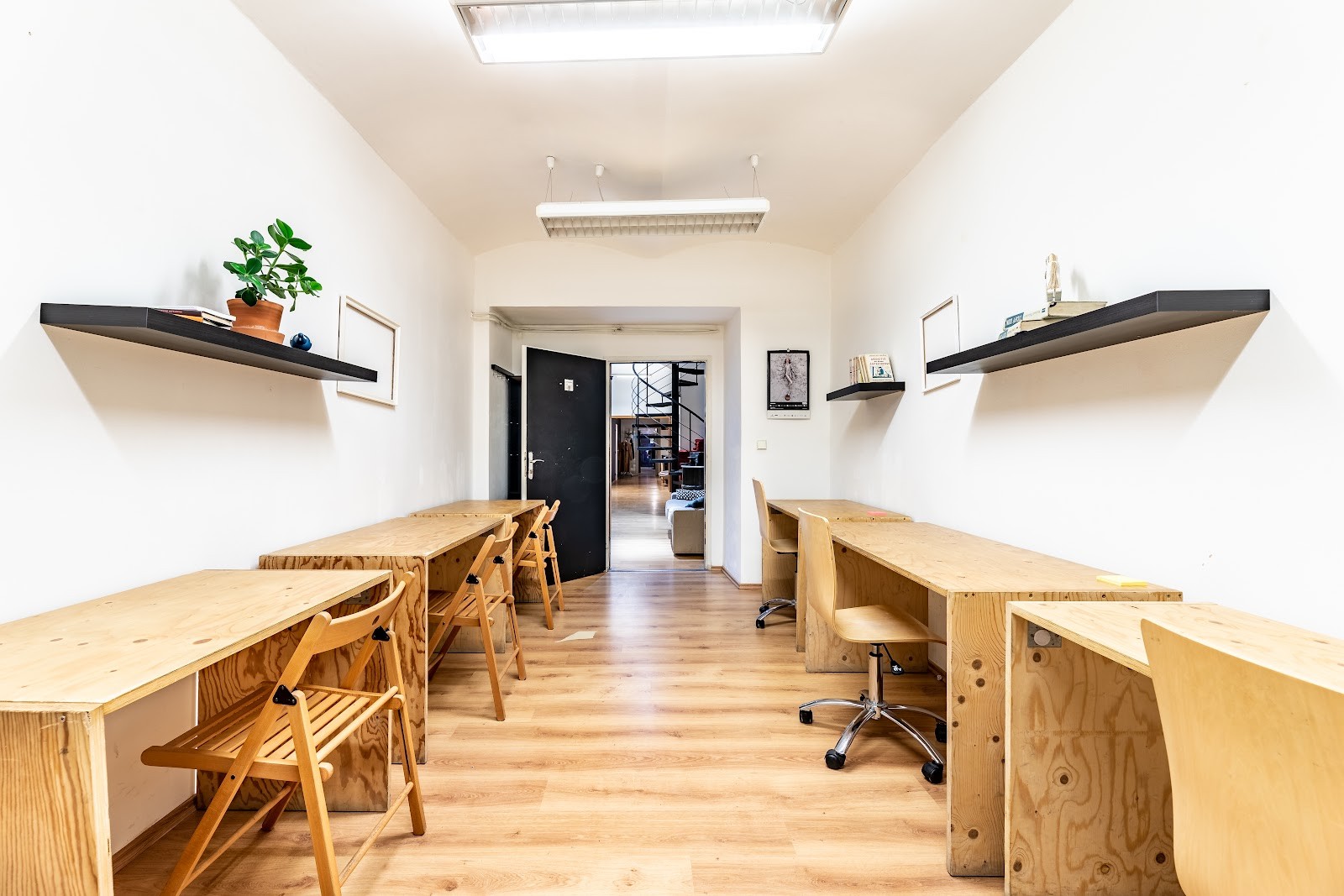 Pracovna & Laskafe: the place