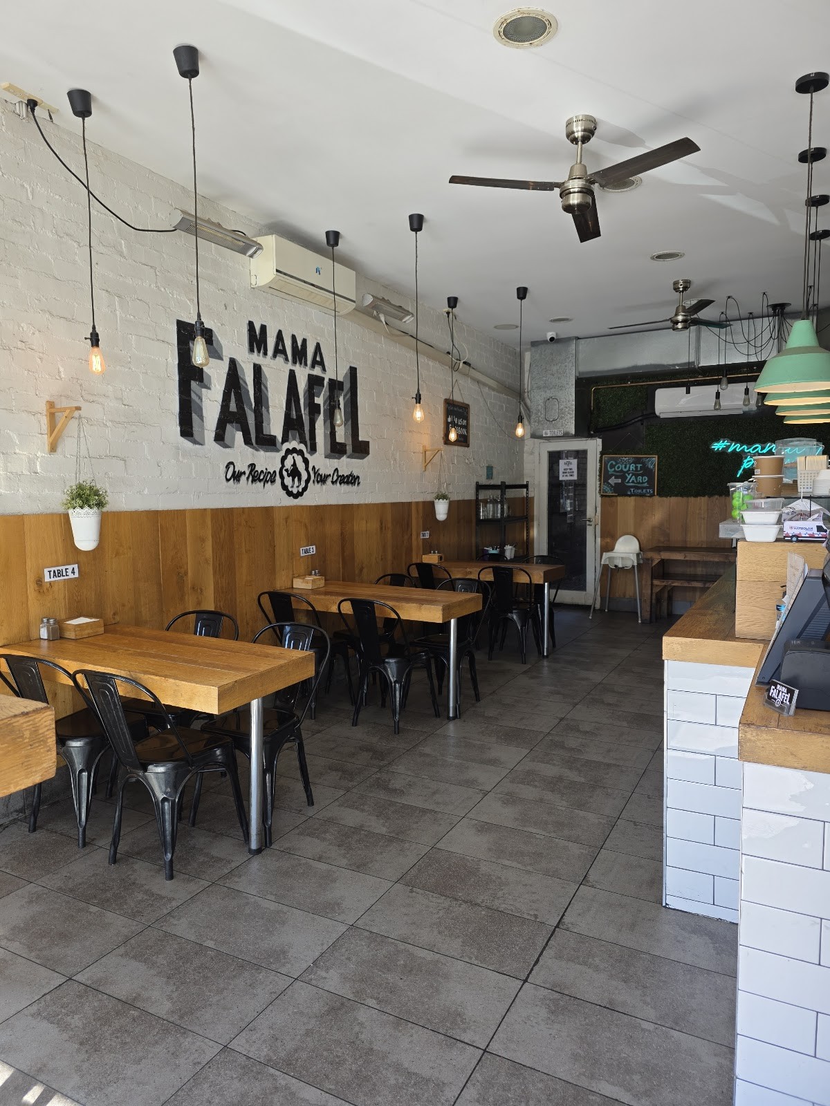 Mama Falafel & Grill: the place
