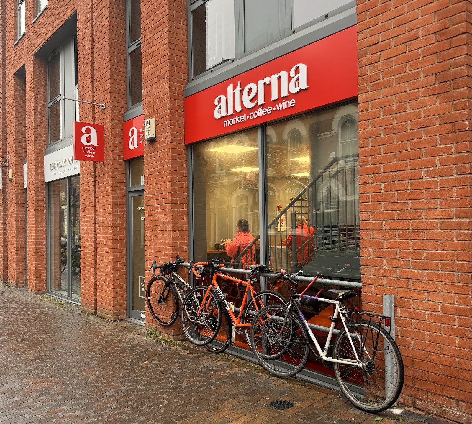 Alterna: the place