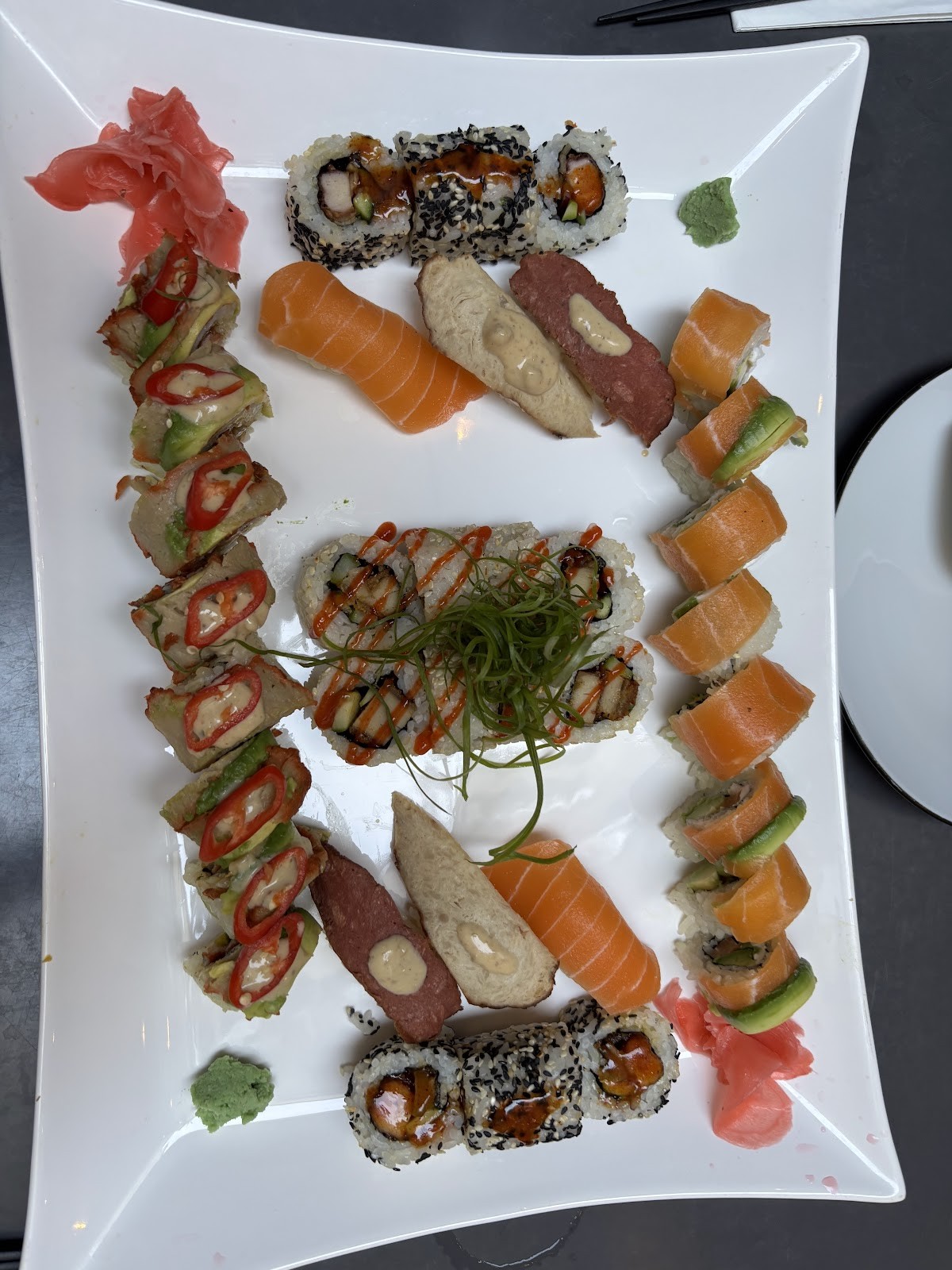Vevi Vegan Rolls & Pots: food & drinks