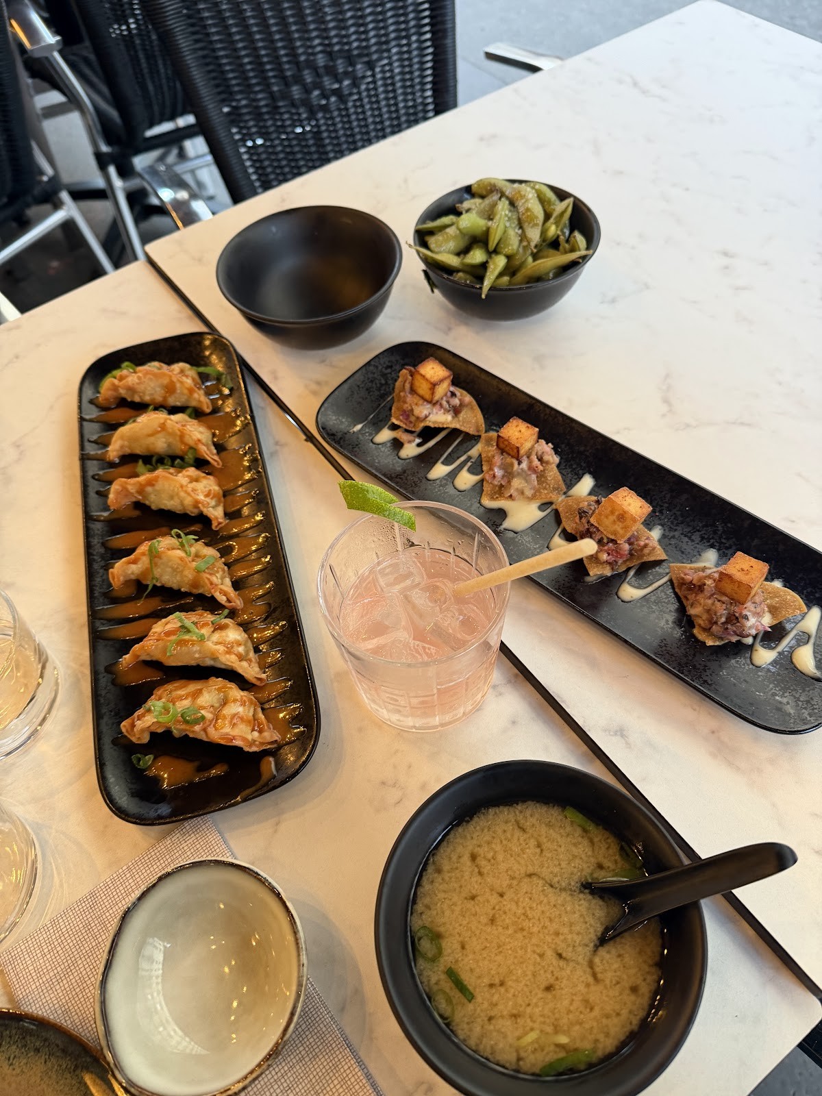 Bloom Sushi Marais: food & drinks