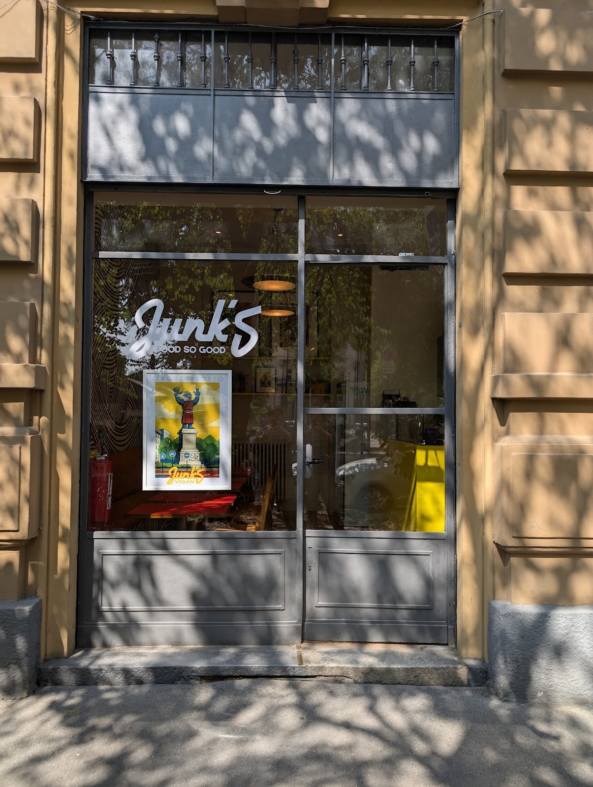 Junk's Food So Good: the place