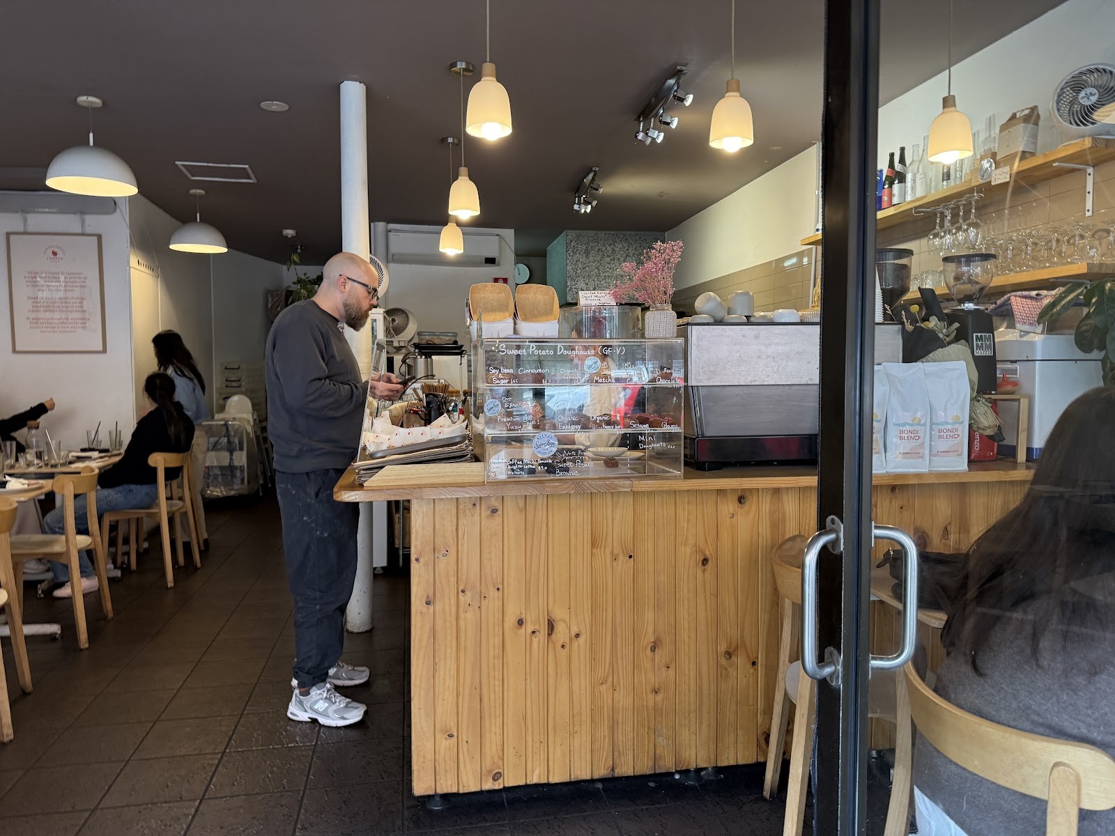 Comeco Cafe & Sushi Bar: the place