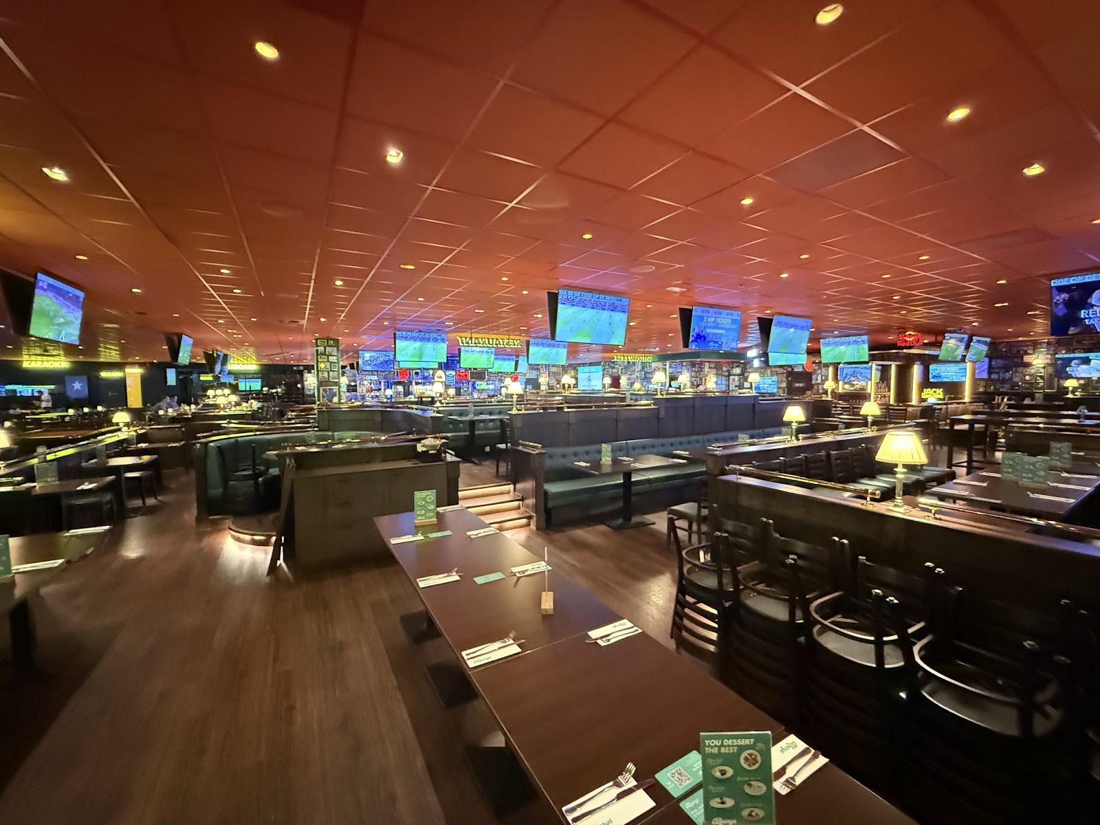 Restaurant O'Learys | Sportsbar & Bowling: the place