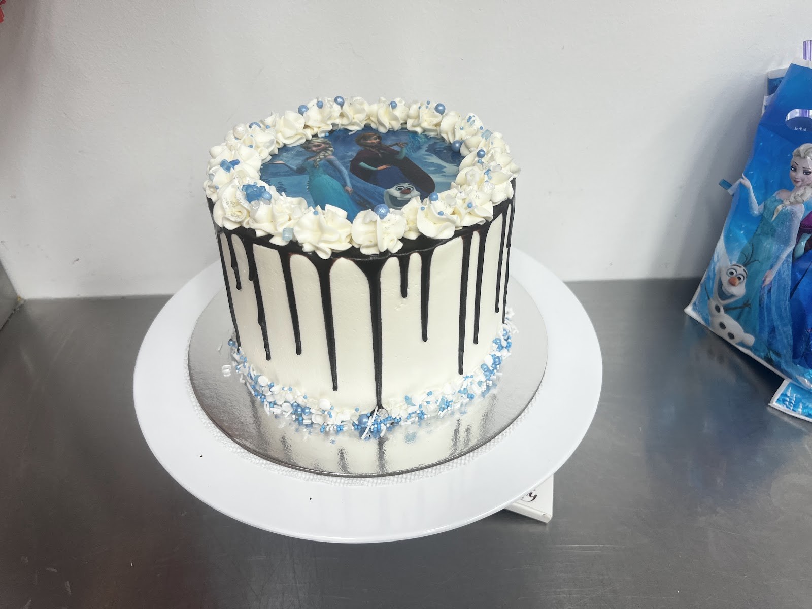 The Cake People: food & drinks