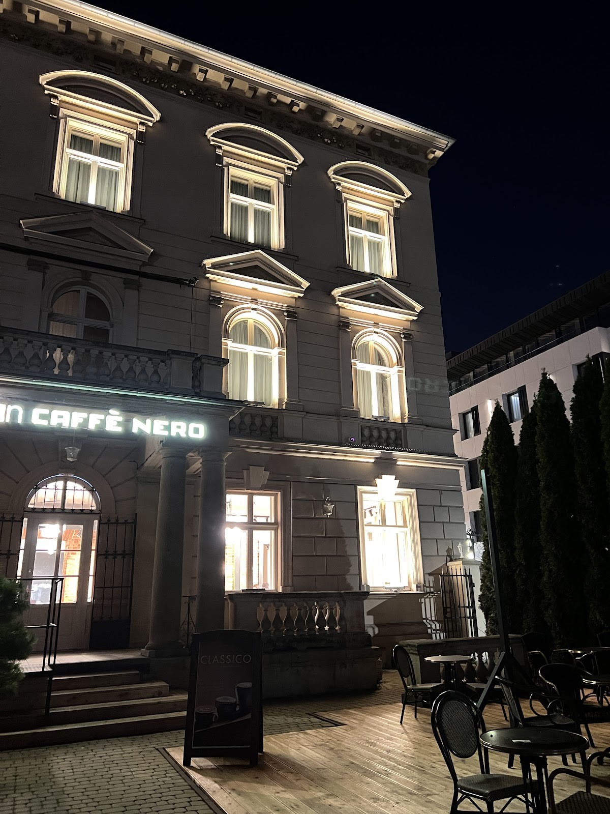 Green Caffè Nero: the place