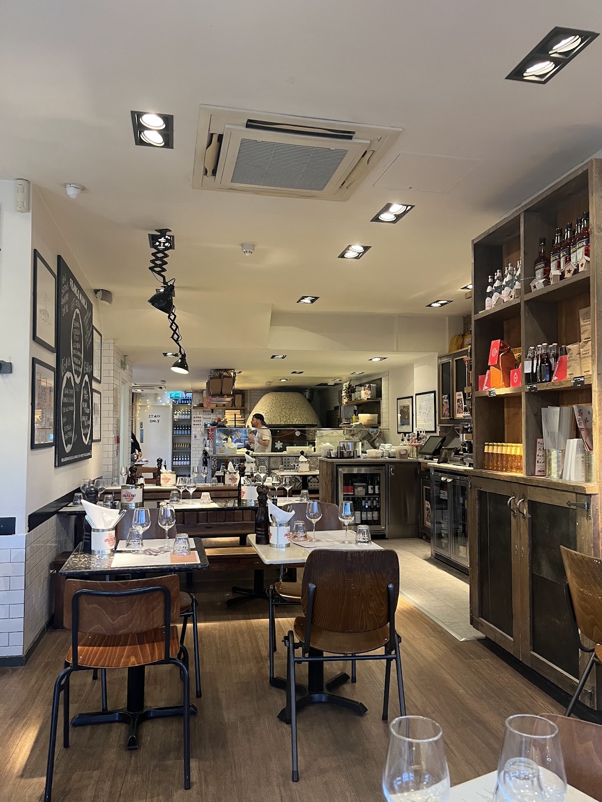 Franco Manca Balham: the place
