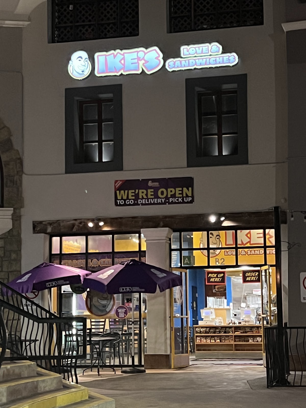 Ike's Love & Sandwiches: the place