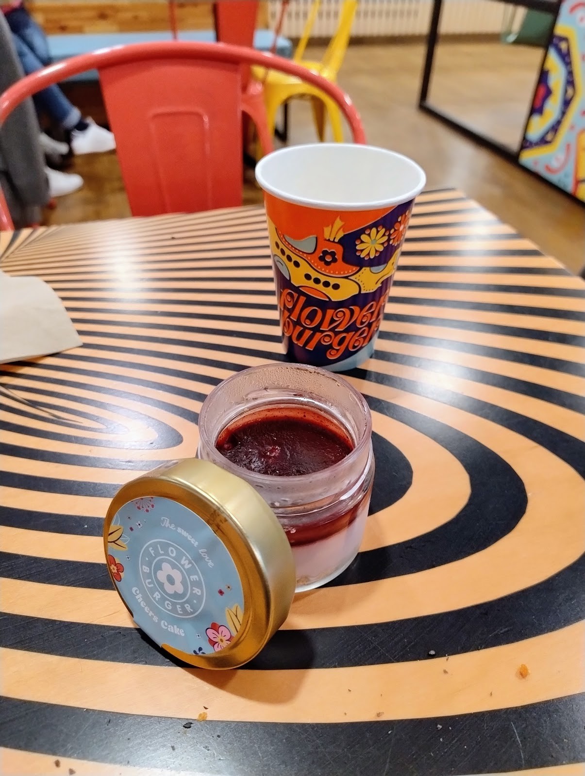 Flower Burger: food & drinks