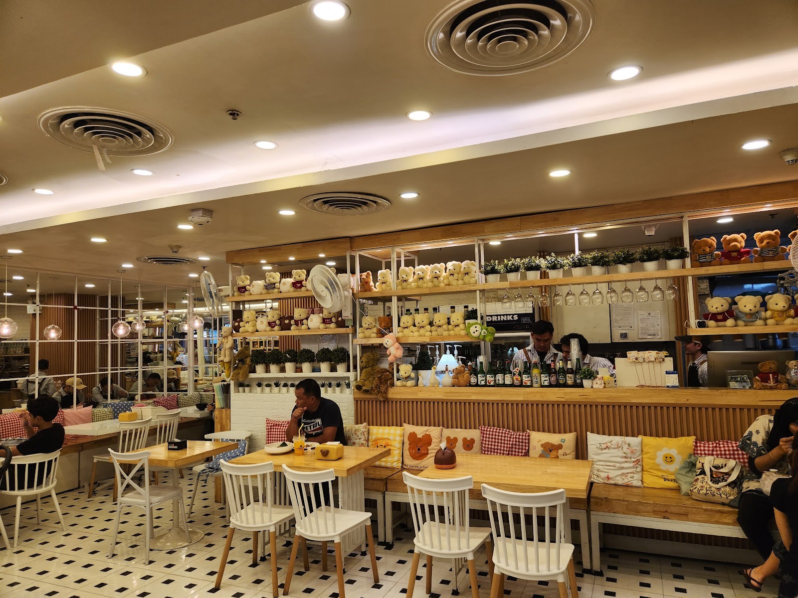 Cafe Baan Mhee: the place