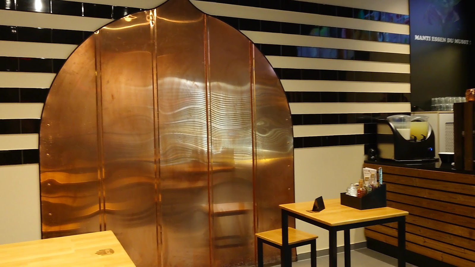 Lezizel Manti - Frankfurt: the place