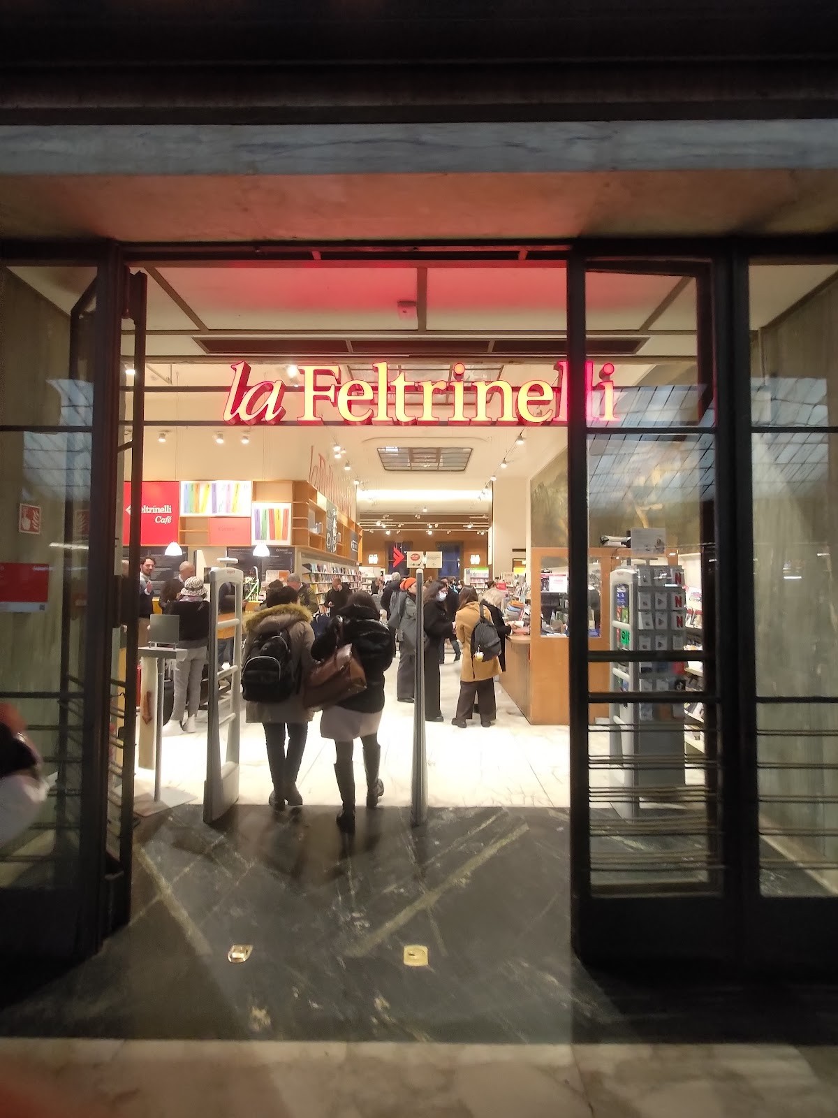 Bar laFeltrinelli: the place
