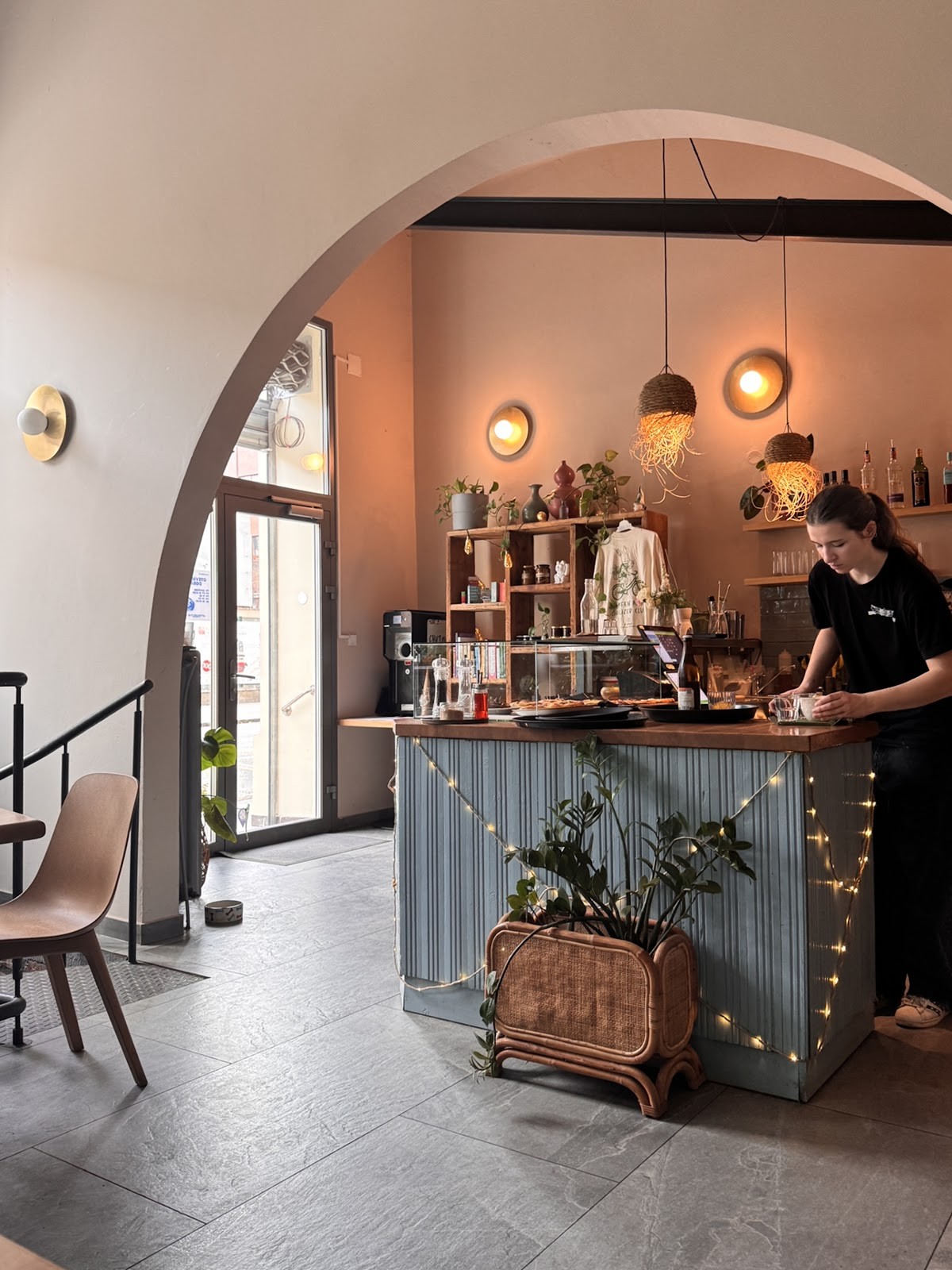 CHUTNEJ: the place
