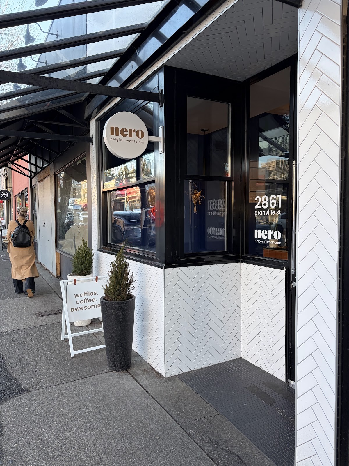 Nero Belgian Waffle Bar: the place