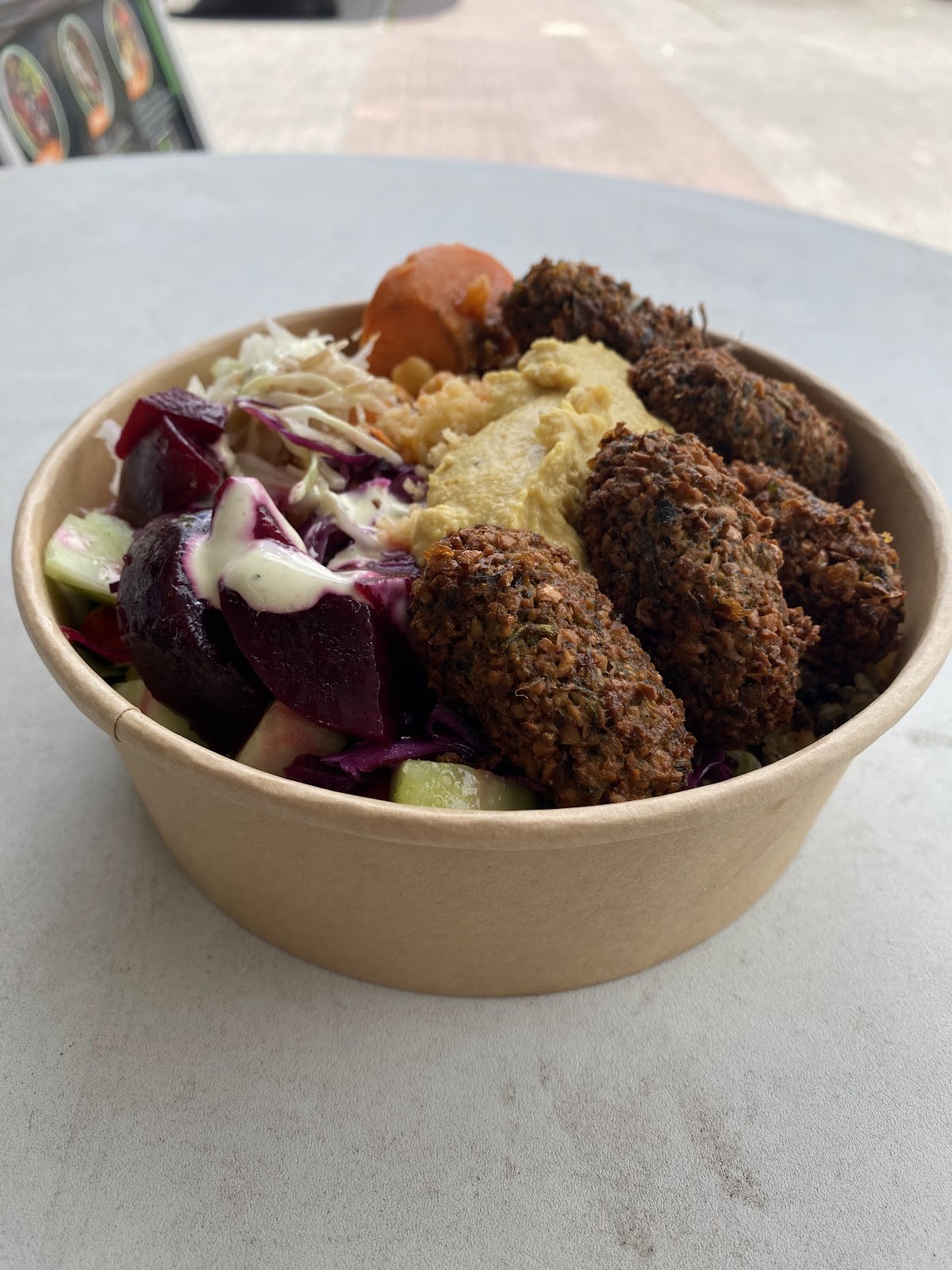 Milos Kitchen Vegan und vegetarische Speisen: food & drinks