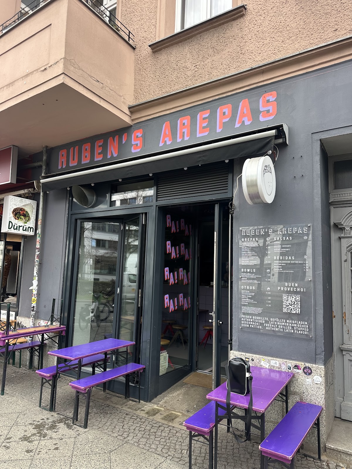 Rubens Arepas: the place
